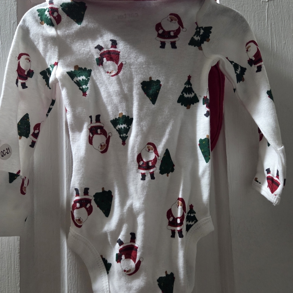 NWT Carter's Red and White Baby Bib First Christmas And Newborn Matching Onesie - Picture 5 of 6